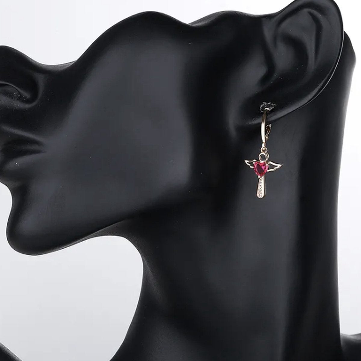 Ketting en oorbellen met kruis, goud plated, rood