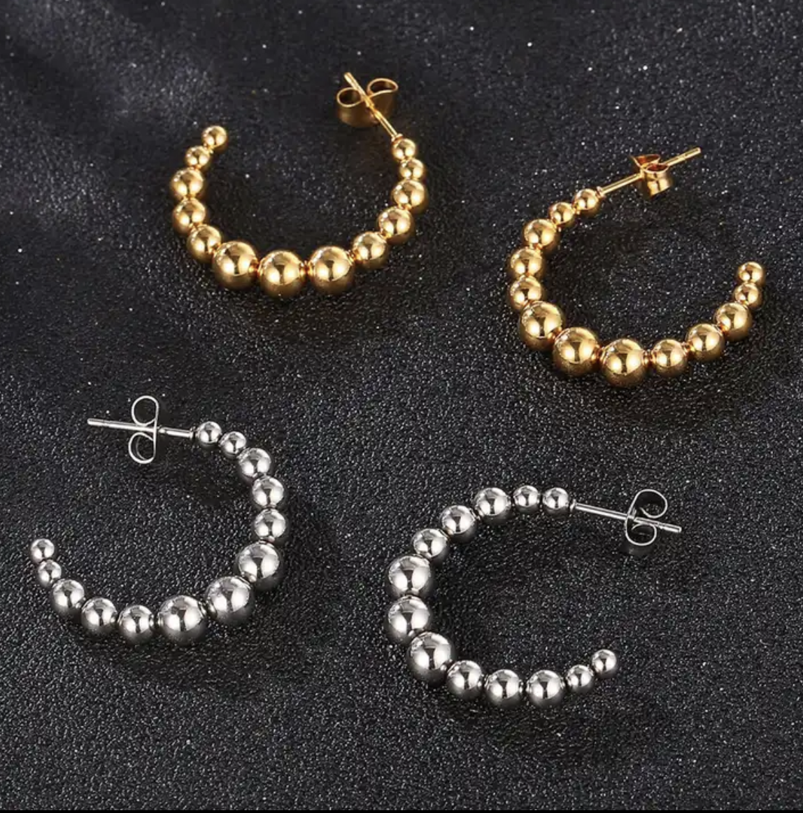 Bolletjes oorringen - goudkleurige oorbellen - Liefs Jade