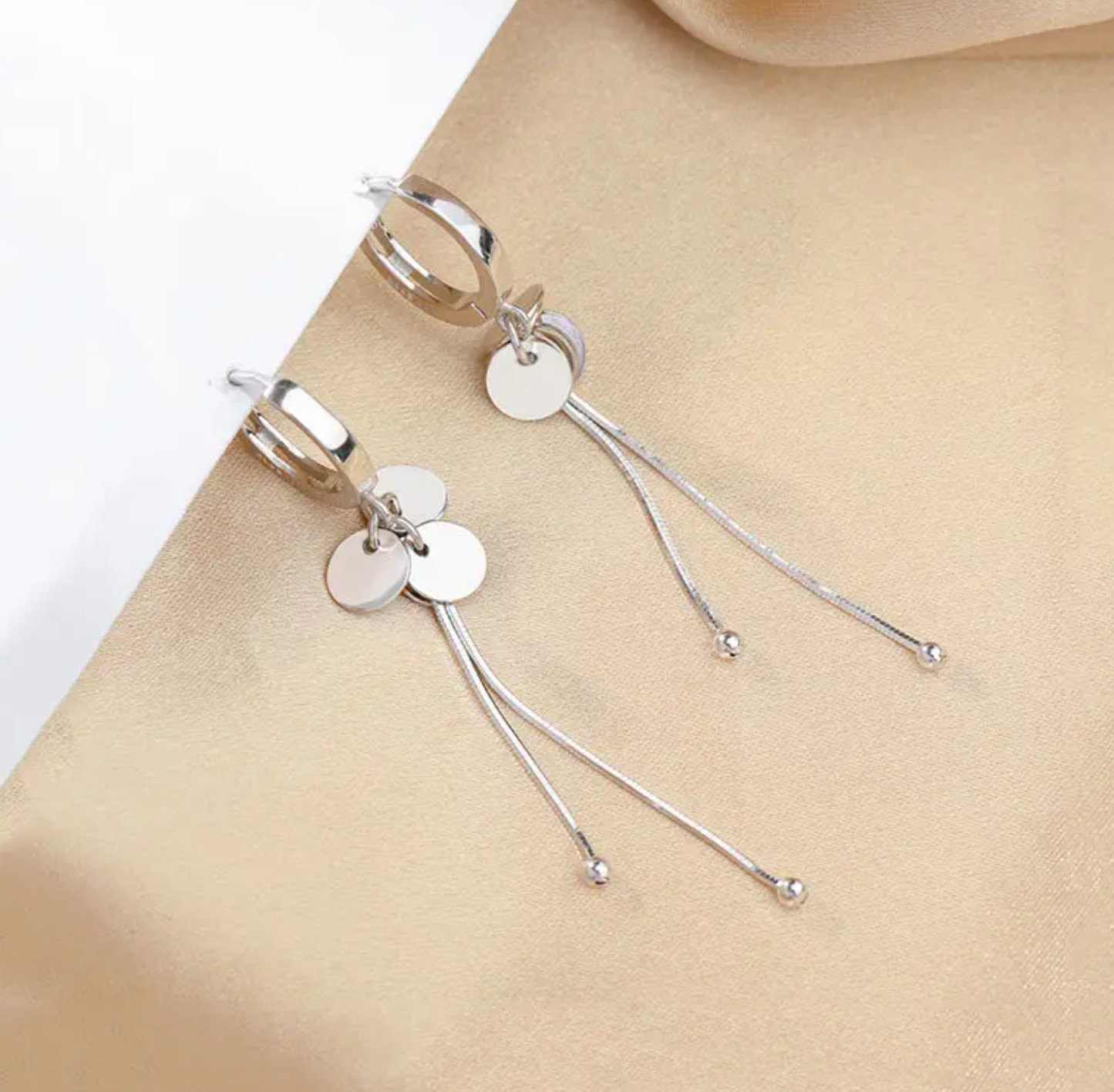 Silver Party - zilverkleurige dames oorhangers - Liefs Jade