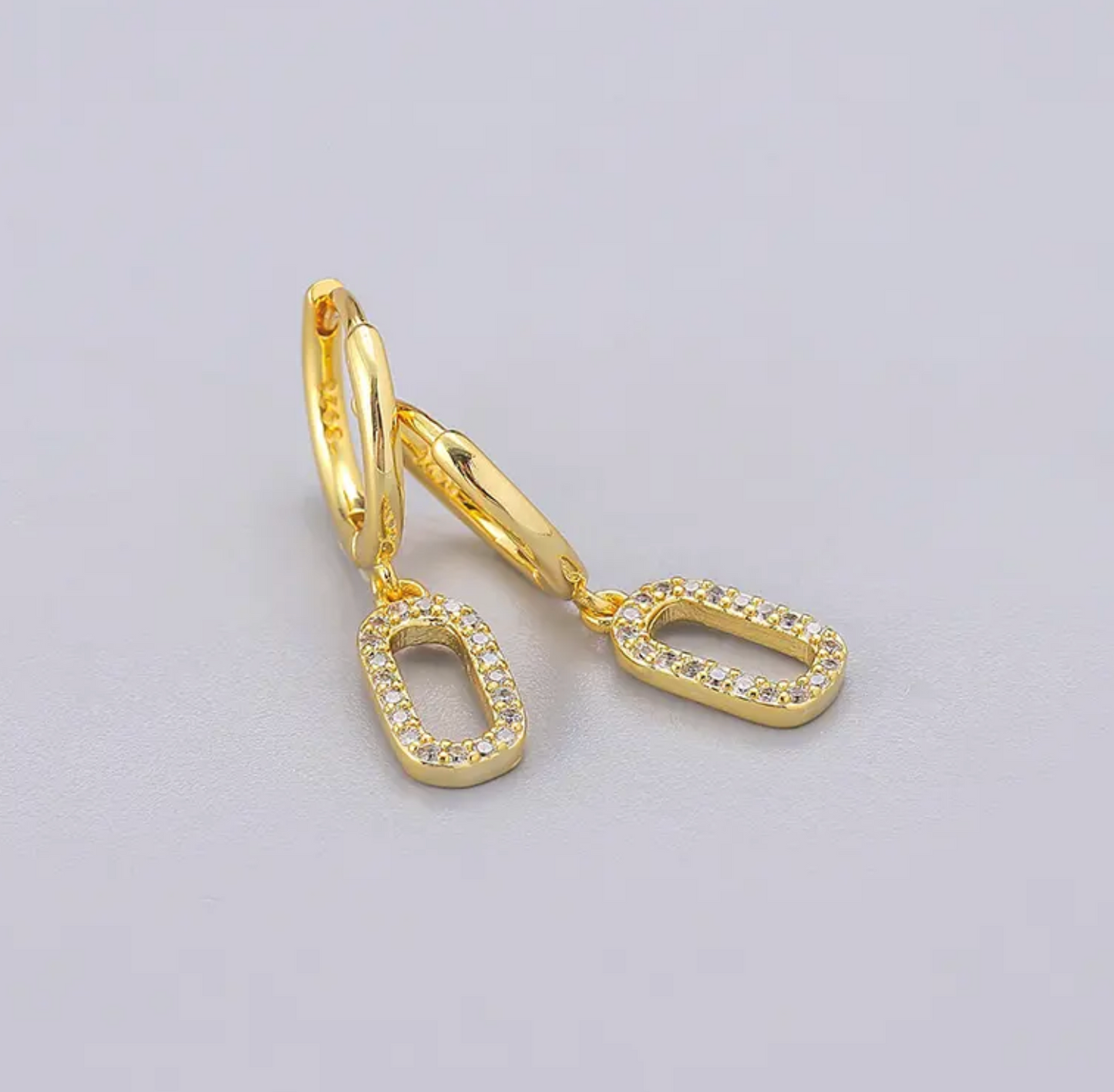 Goudkleurige oorringen - Zirkonia dames oorbellen - Liefs Jade