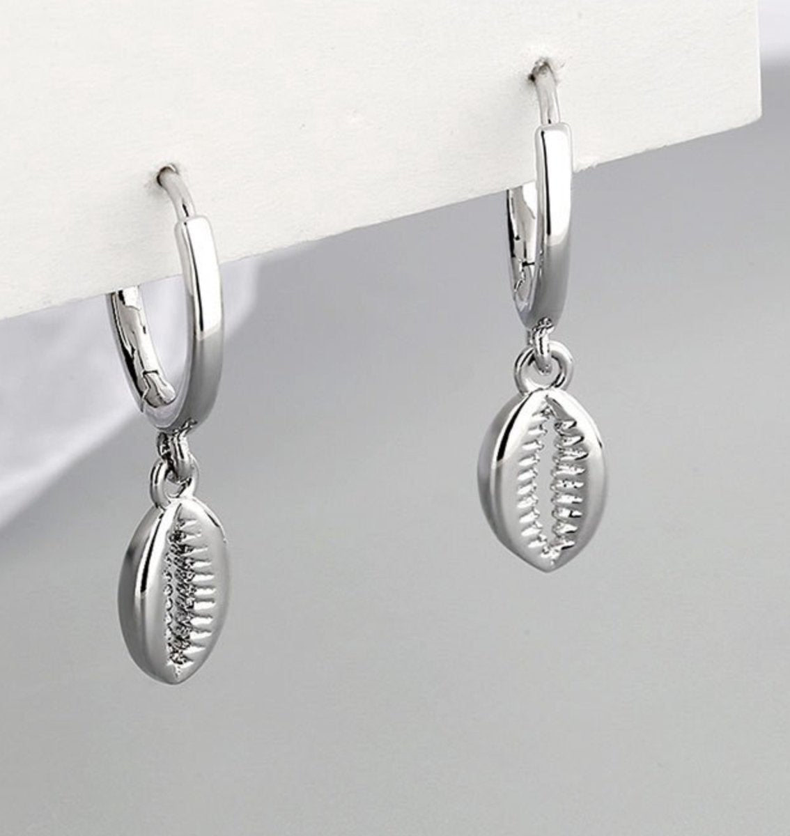 schelpen oorbellen, zilver