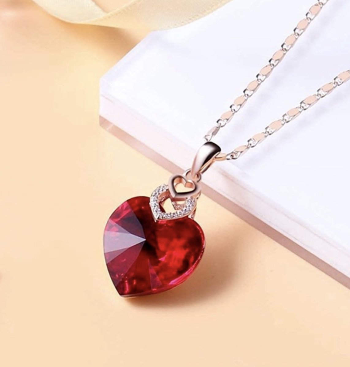 Ketting dames met hartje steen rood