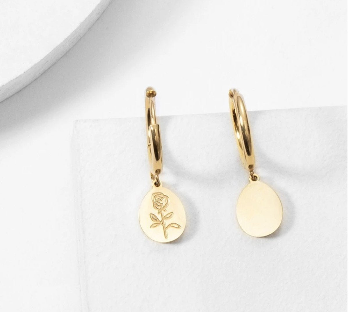 roos oorbellen, goud