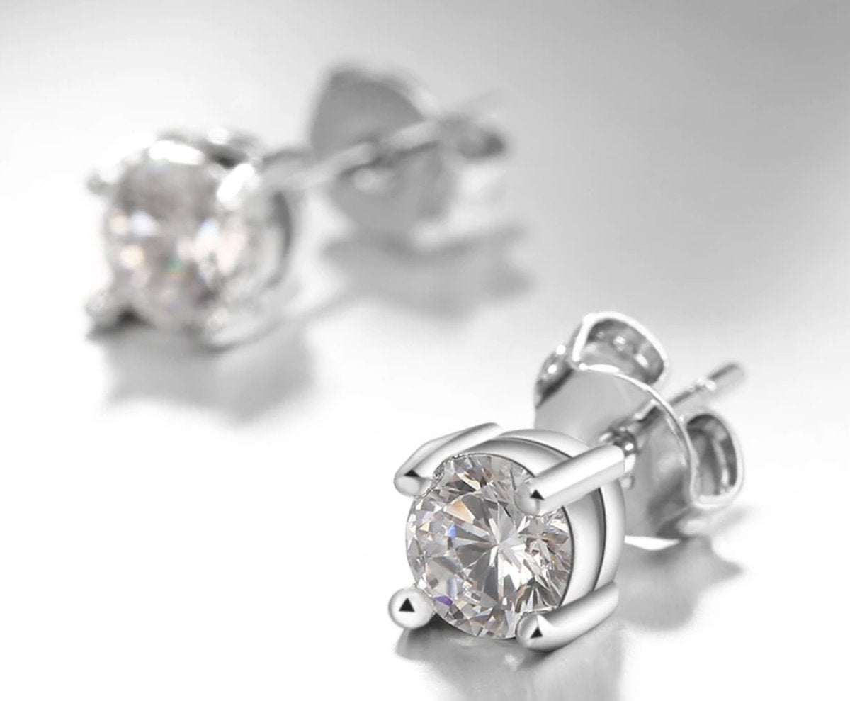 Zilveren oorknopjes met Zirkonia steen