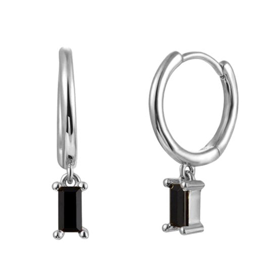 oorbellen zilver met zirkonia hanger zwart