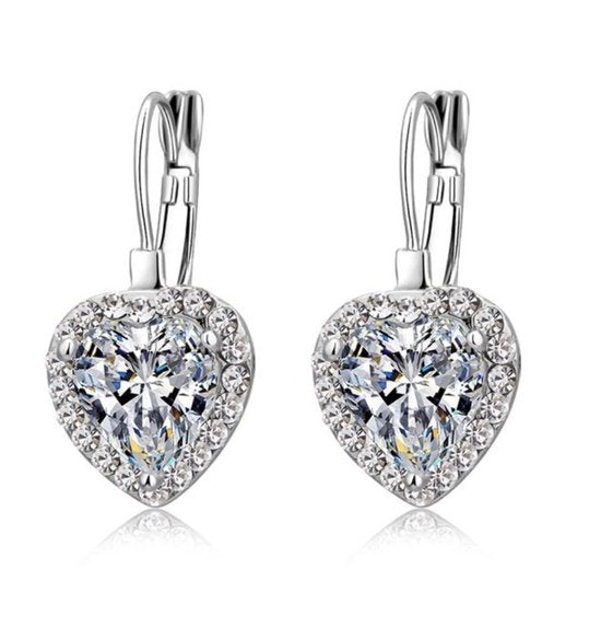 hartjes oorbellen ingelegd met steentjes