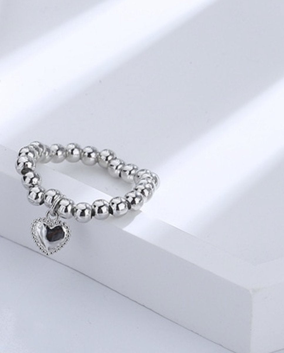 ring zilverkleurig met hartje