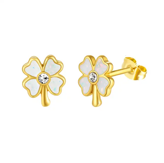 Lucky Earrings - witte oorbellen - Liefs Jade